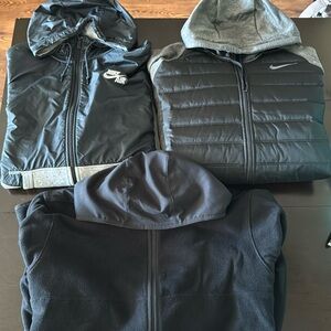 NIKE BUNDLE 3 zip-up sweatshirts.